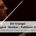 Triangel Dirigent Musiker Publikum Sandro Blank