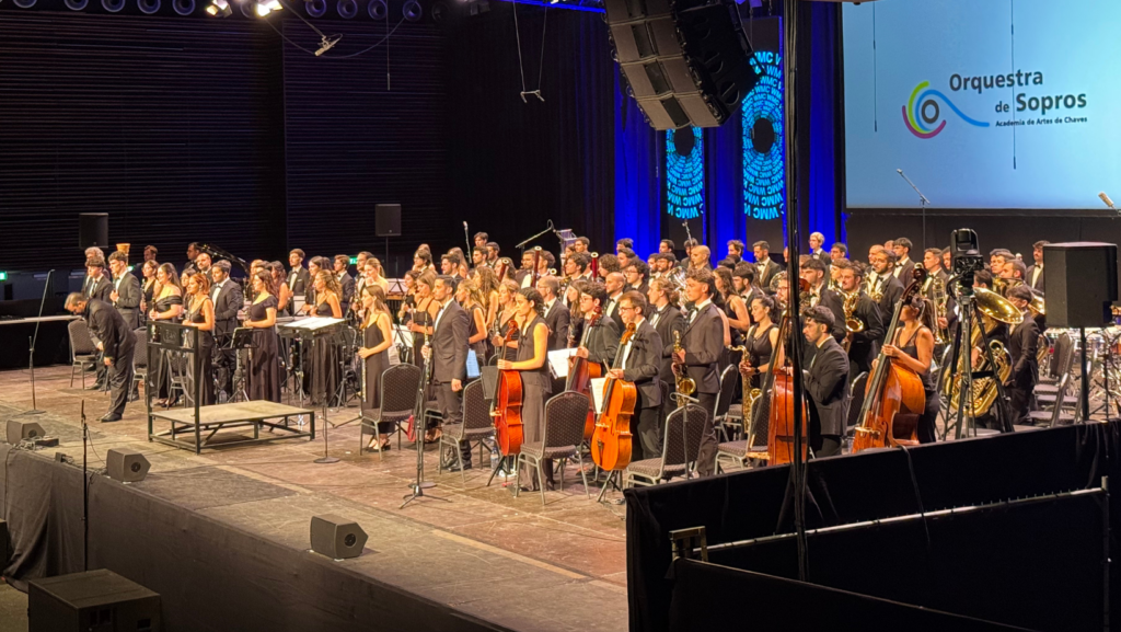 Orquestra de Sopros da Academia de Artes de Chaves (PT)